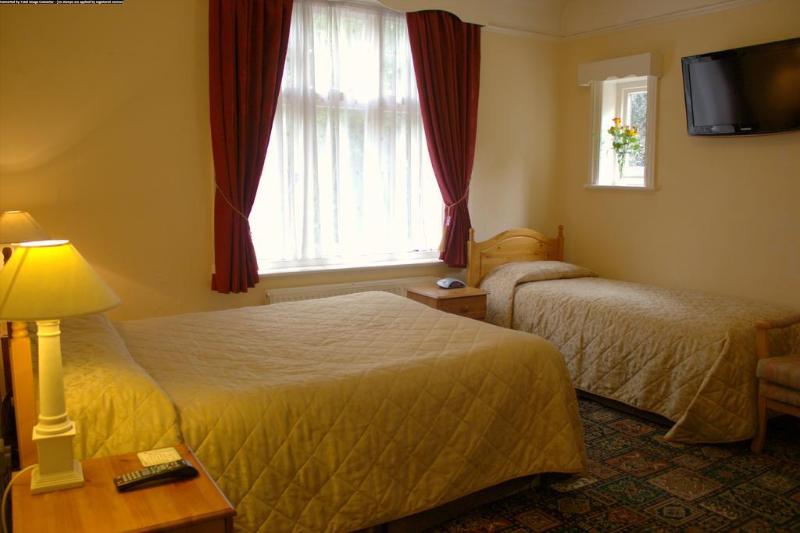 فندق Gatwick Turret Guest House