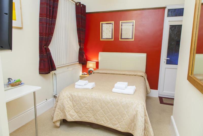 فندق Gatwick Turret Guest House