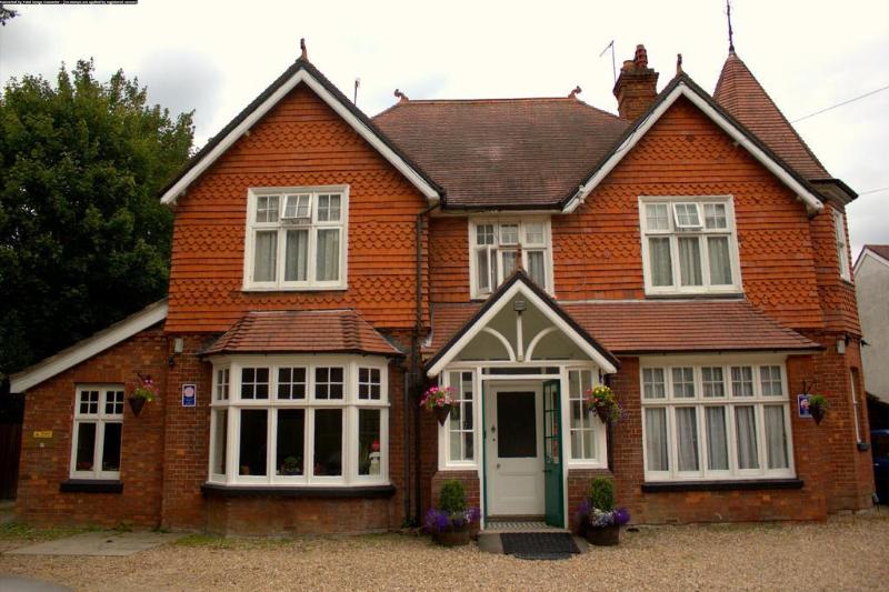 فندق Gatwick Turret Guest House