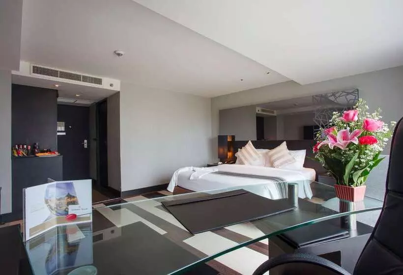 ホテル Golden Tulip Mandison Suites