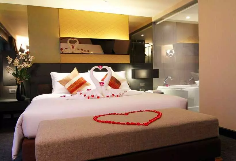 ホテル Golden Tulip Mandison Suites