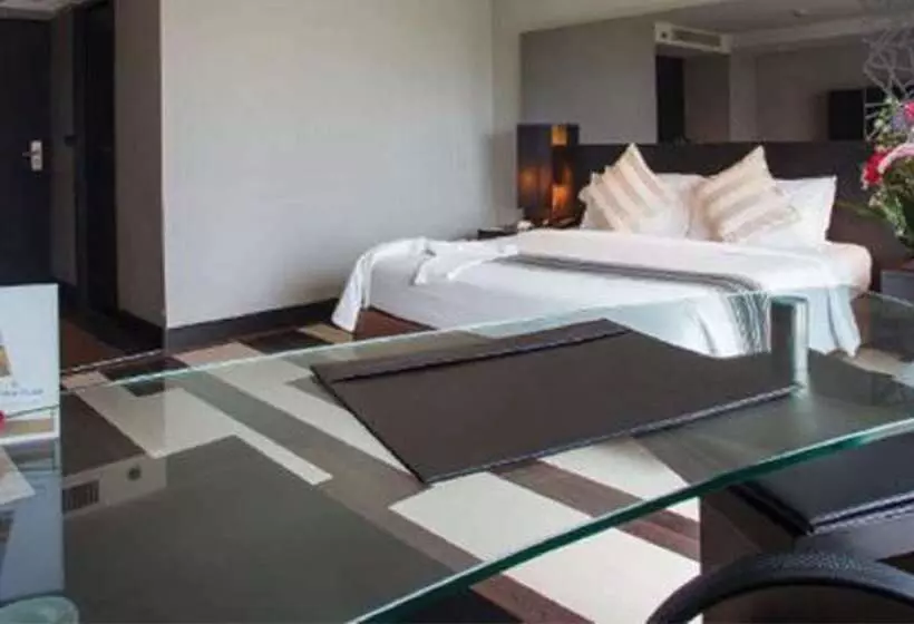 ホテル Golden Tulip Mandison Suites