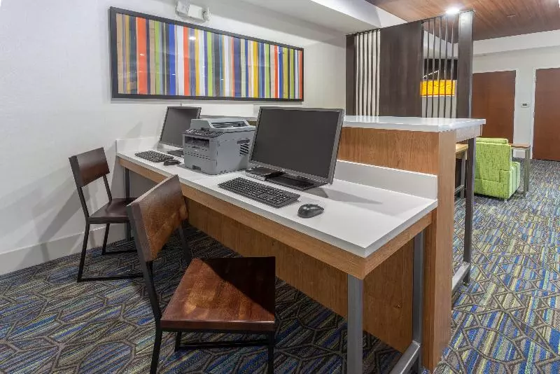 ホテル Holiday Inn Express   Indianapolis   Southeast, An Ihg