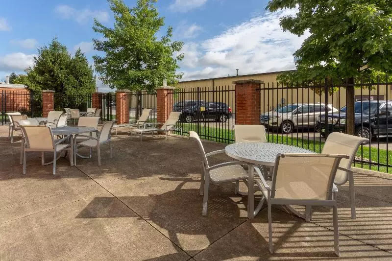 ホテル Holiday Inn Express   Indianapolis   Southeast, An Ihg