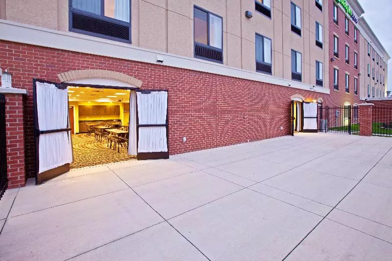 ホテル Holiday Inn Express   Indianapolis   Southeast, An Ihg