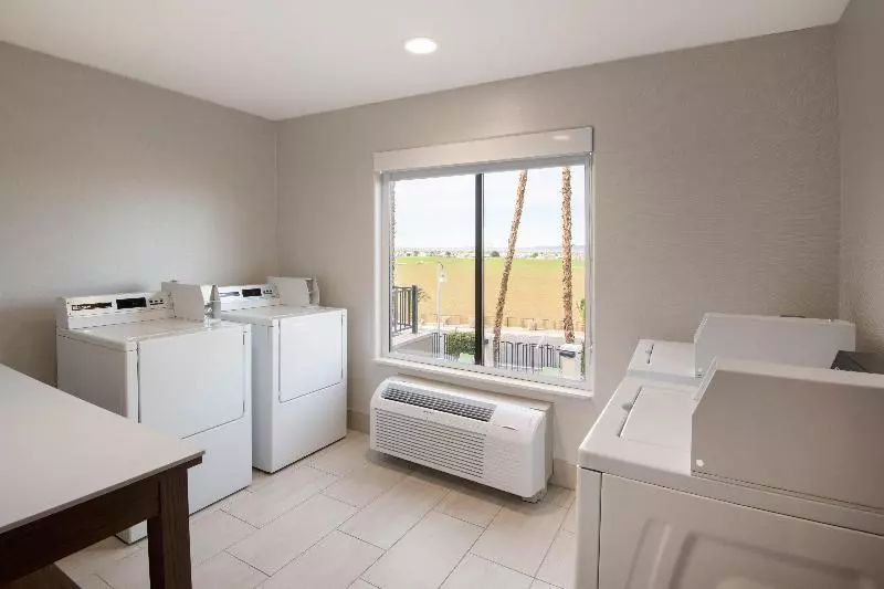 Holiday Inn Express Hotel & Suites Yuma, An Ihg