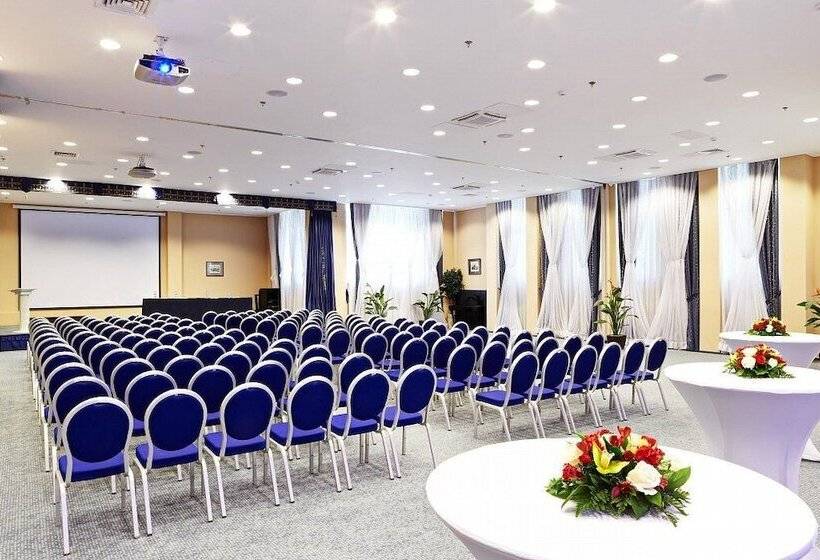 فندق New Peterhof