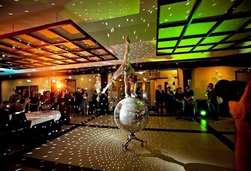 فندق New Peterhof