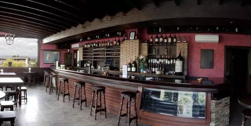 בית מלון כפרי Os Olivos