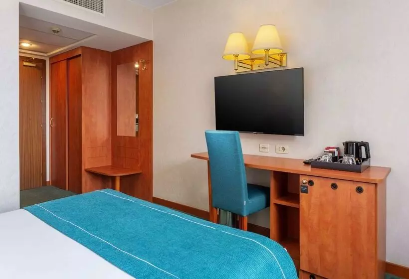 Hotel Ramada By Wyndham Bucharest Parc