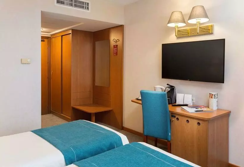 Hotel Ramada By Wyndham Bucharest Parc