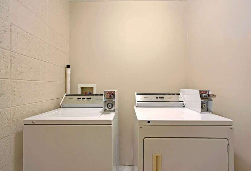 فندق Super 8 By Wyndham Oklahoma/frontier City