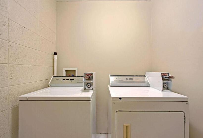 فندق Super 8 By Wyndham Oklahoma/frontier City