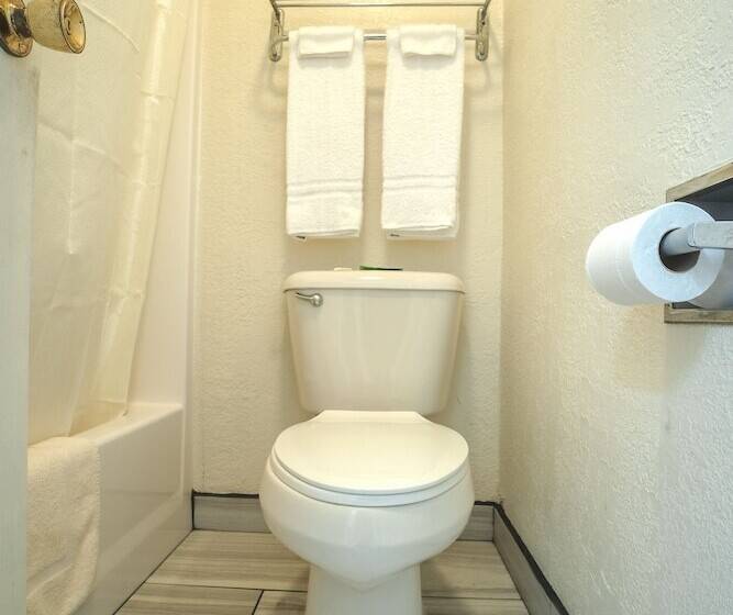 בית מלון כפרי Texas Inn San Benito Near Harlingen