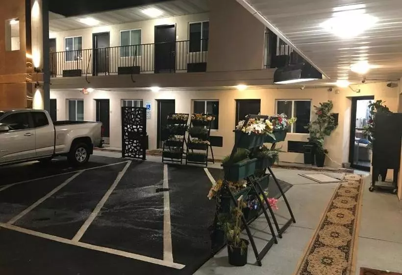 Отель The Carasaljo