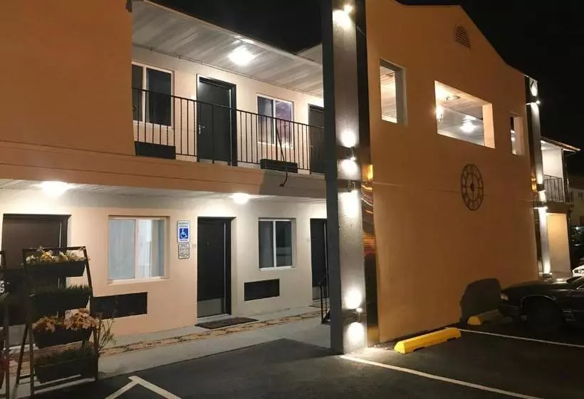 Отель The Carasaljo