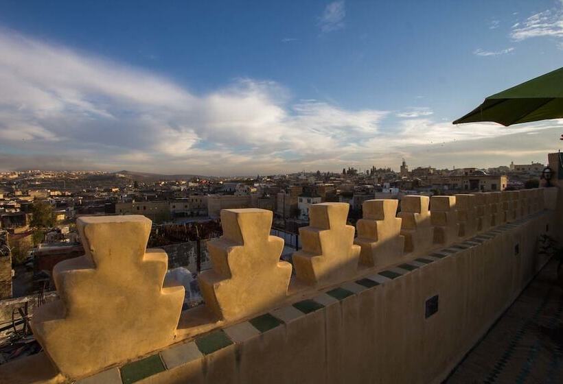 Riad Les Remparts De Fes