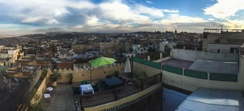 Riad Les Remparts De Fes