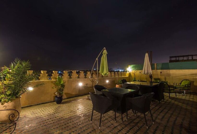 Riad Les Remparts De Fes