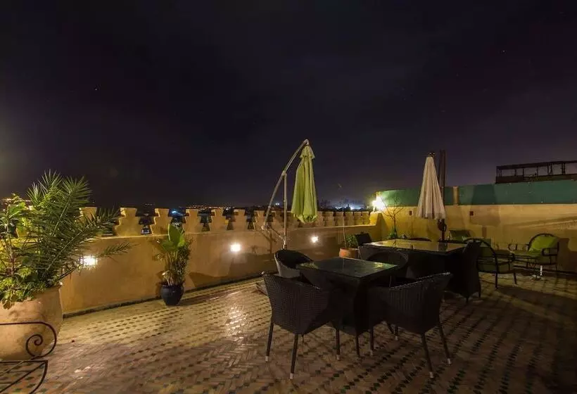 Riad Les Remparts De Fes