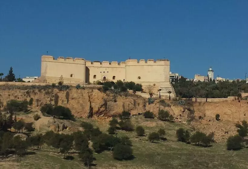 Riad Les Remparts De Fes
