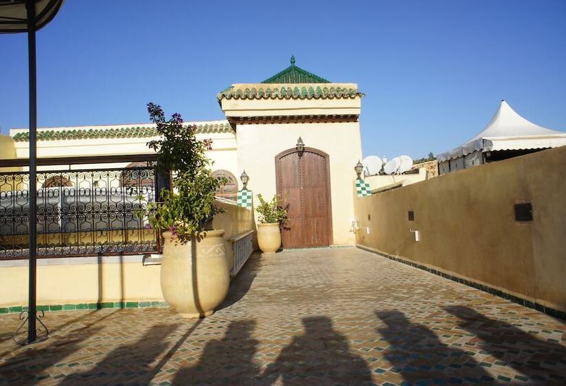 Riad Les Remparts De Fes