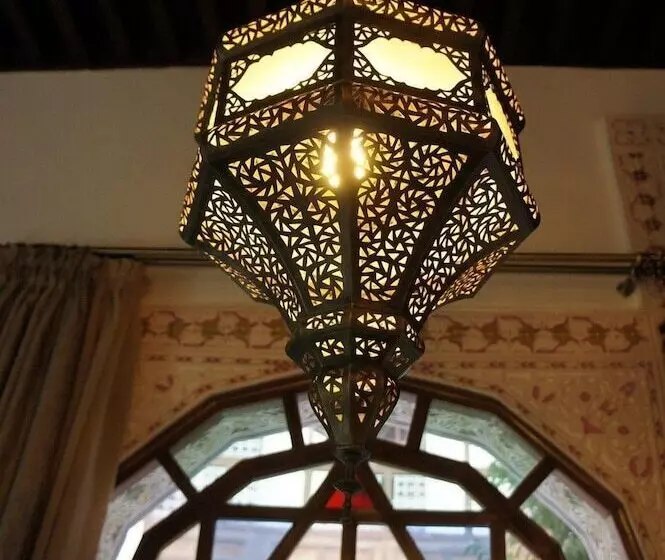 Riad Les Remparts De Fes