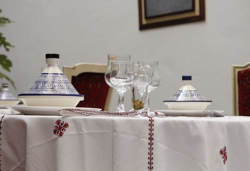 Riad Les Remparts De Fes