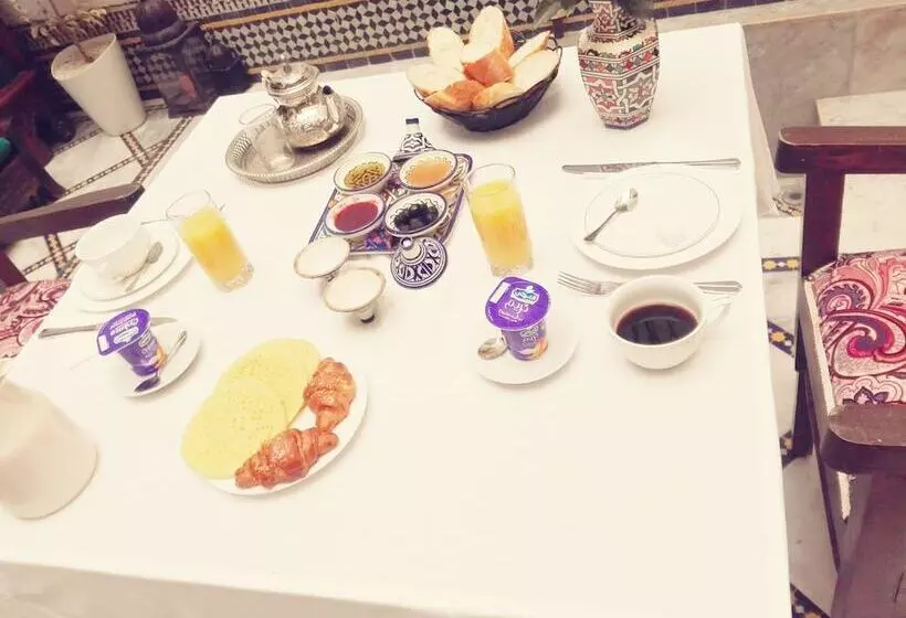 Riad Les Remparts De Fes