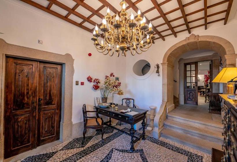 Casa Amarela Th & National Monument