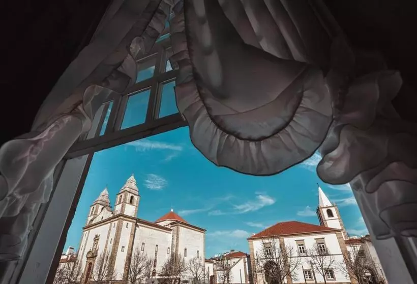 Casa Amarela Th & National Monument