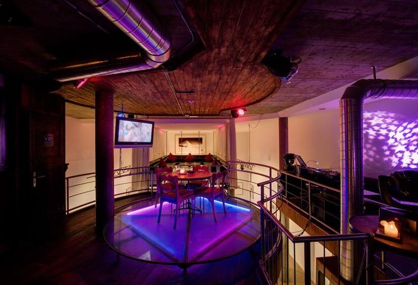 هتل Backstage Boutique Spa