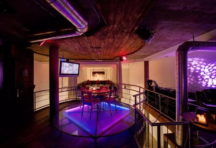 هتل Backstage Boutique Spa