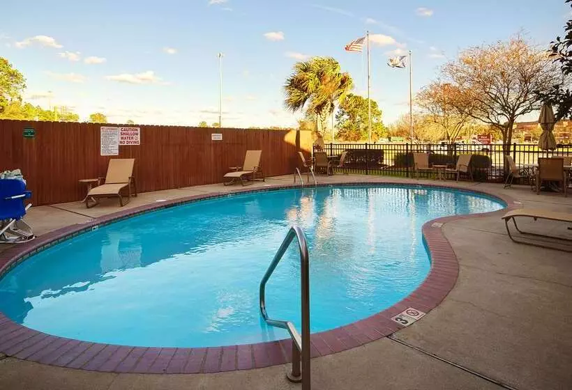 Best Western Plus Executive Hotel & Suites