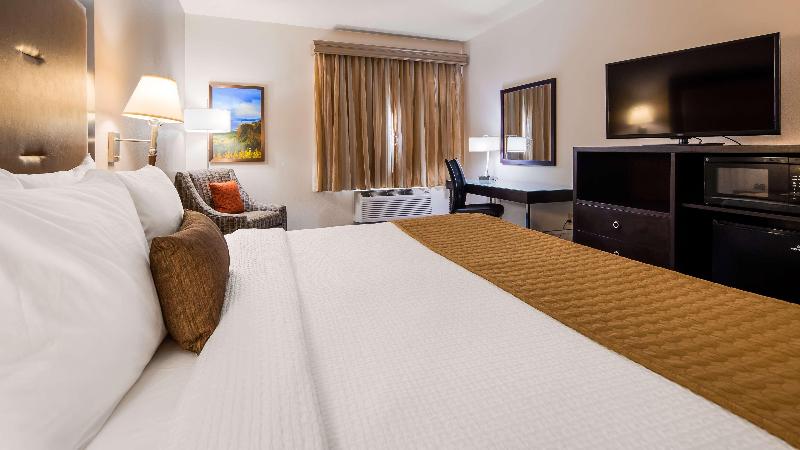 Best Western Plus Executive Hotel & Suites
