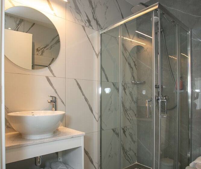 هتل Best Western Plus Larco