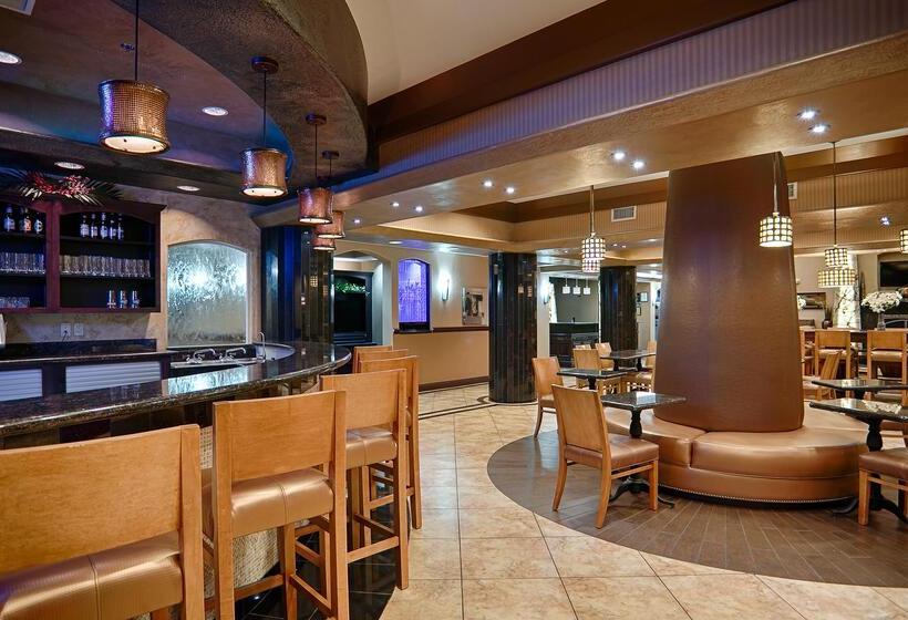 בית מלון כפרי Best Western Plus Kc Speedway Inn & Suites