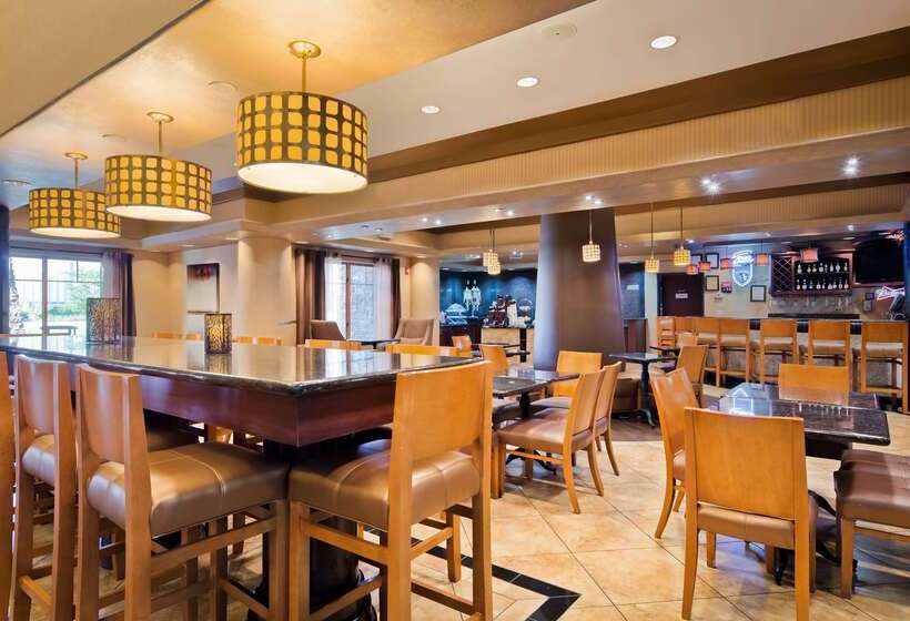 בית מלון כפרי Best Western Plus Kc Speedway Inn & Suites