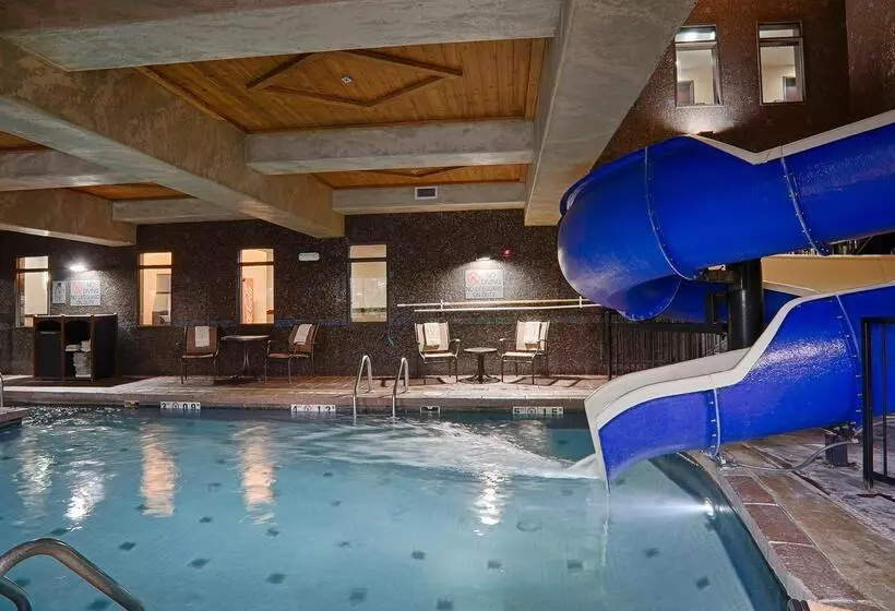 ホテル Best Western Plus Kc Speedway Inn & Suites