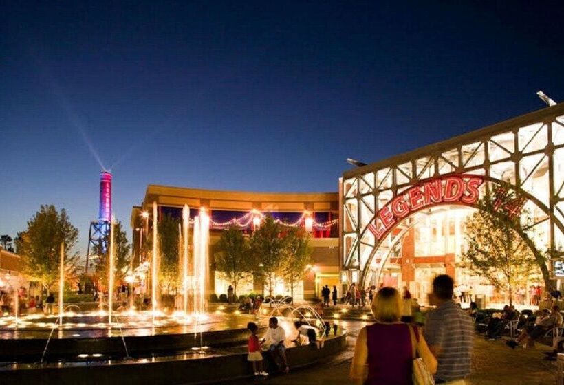 בית מלון כפרי Best Western Plus Kc Speedway Inn & Suites