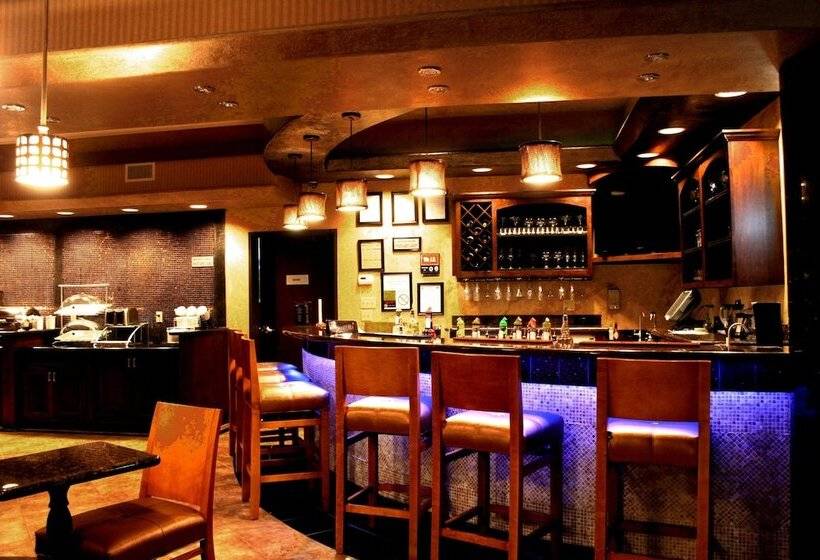 בית מלון כפרי Best Western Plus Kc Speedway Inn & Suites