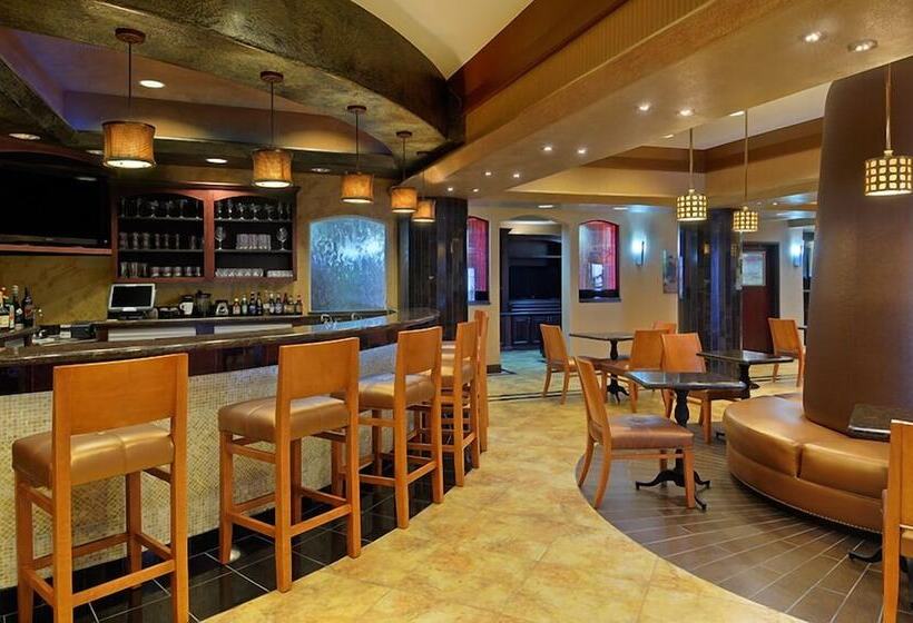 בית מלון כפרי Best Western Plus Kc Speedway Inn & Suites