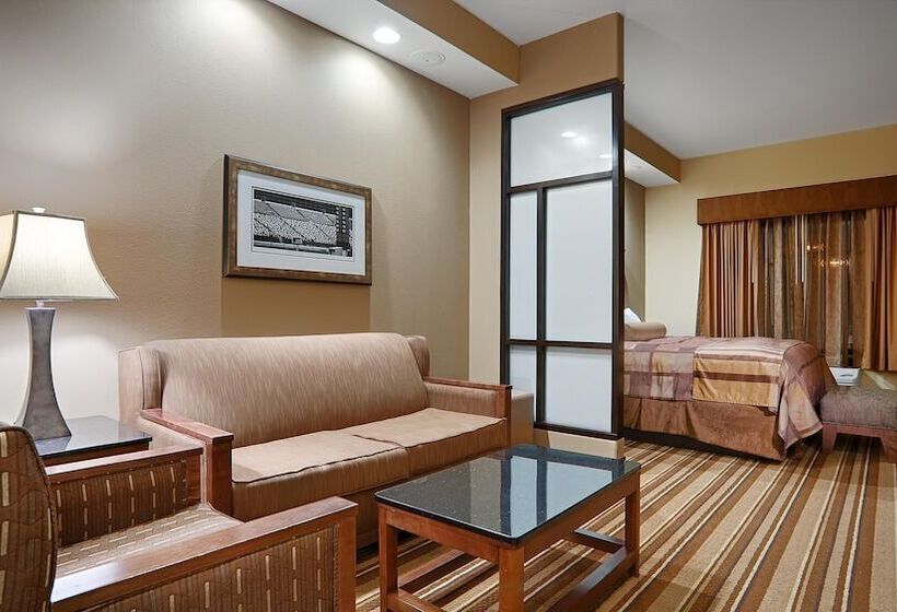 בית מלון כפרי Best Western Plus Kc Speedway Inn & Suites