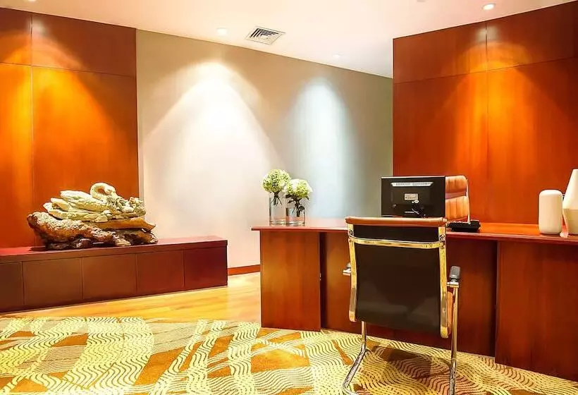 هتل Courtyard By Marriott Shanghai Fengxian