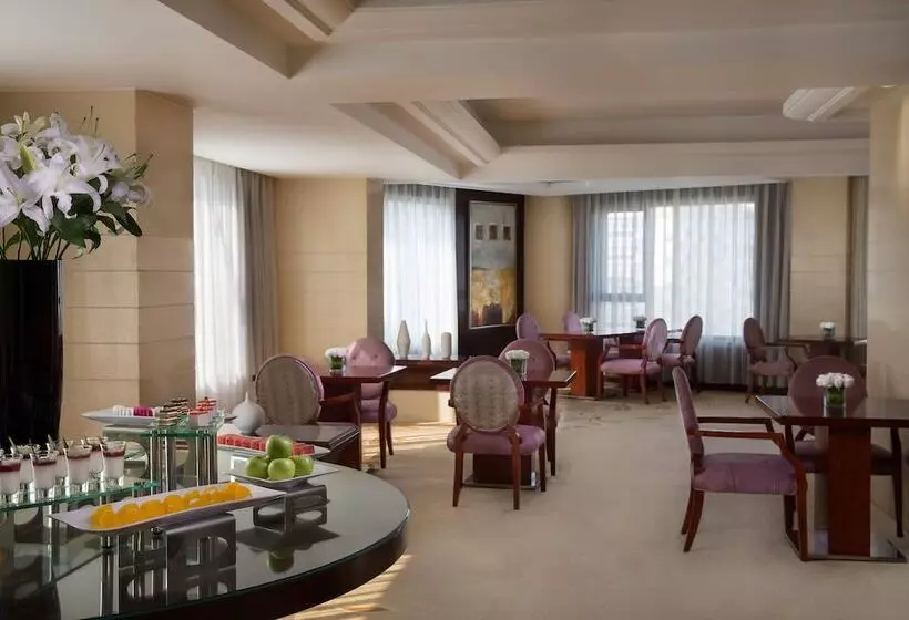 هتل Courtyard By Marriott Shanghai Fengxian