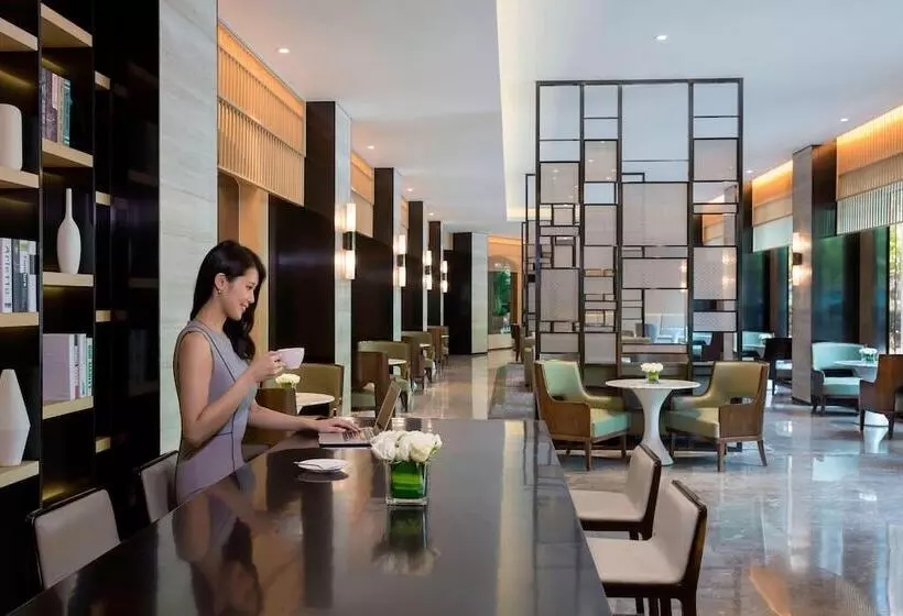 هتل Courtyard By Marriott Shanghai Fengxian