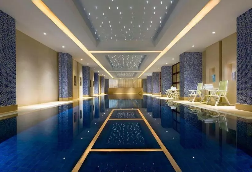 هتل Courtyard By Marriott Shanghai Fengxian