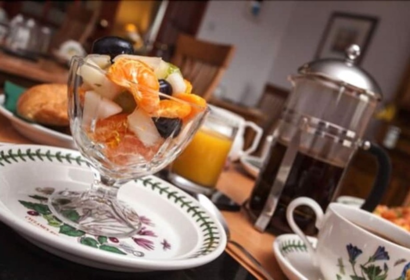 Hotel Dunhallin House