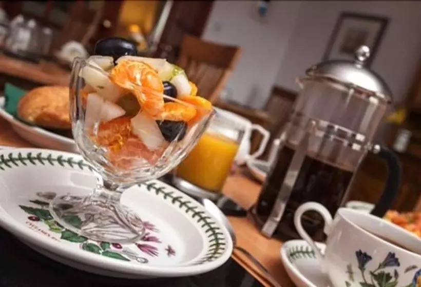 فندق Dunhallin House