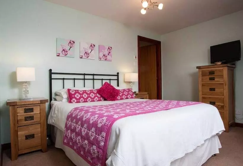 فندق Dunhallin House